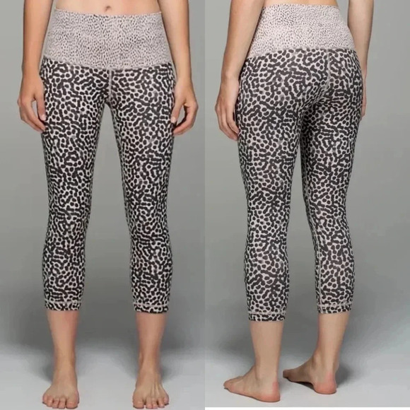 Lululemon Wunder Under Crop II Roll Down -Tights Print Tan Spot Size 4 - Picture 1 of 9